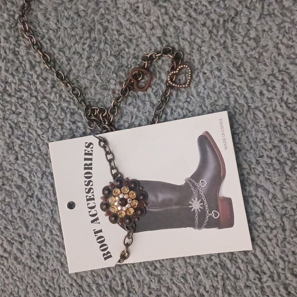 COWBOY BOOT CHAIN CHARM